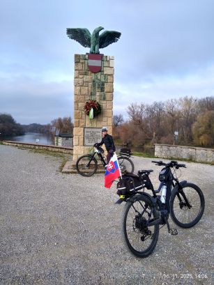Marcheg, pomník pri Cyklomoste VysoMarch