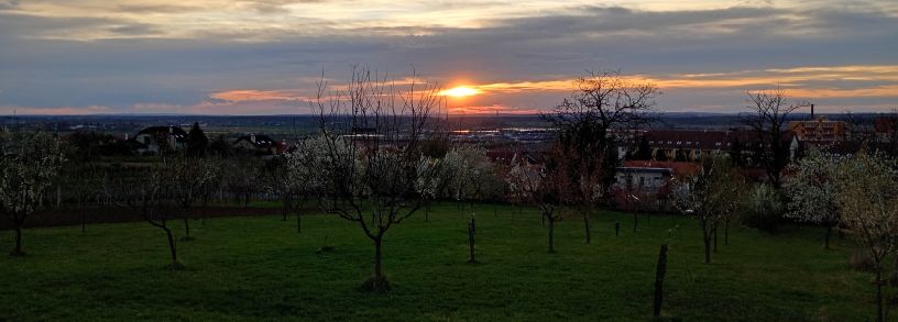 pohľad na večernú Skalicu